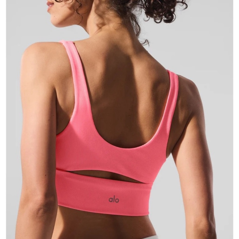 LAST ONE! SAME DAY SHIP NWT AUTHENTIC ALO YOGA NEON BUBBLEGUM PINK SLIT BRA top - Picture 3 of 6